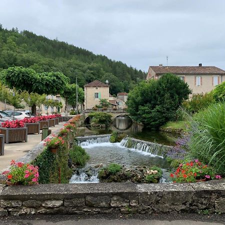 Stylish One Bedroom Apartment In A Lovely Village Saint-Vincent-Rive-d'Olt Экстерьер фото